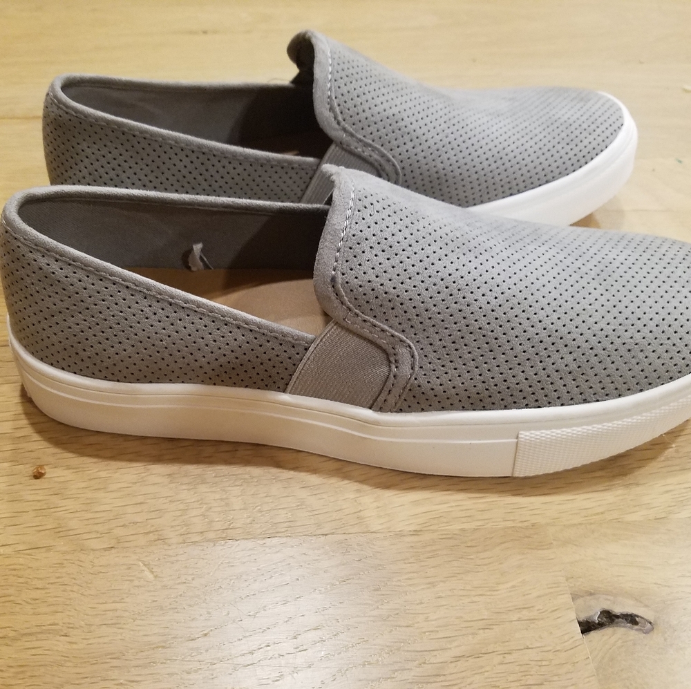 Universal Thread Loafers - Picture 3 of 5